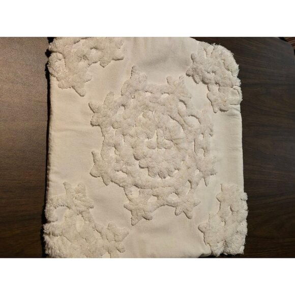 Set Of 2 Decorative Pillow Covers 18"x18" Merchant 41 Gray & White Rayon/Wool/Co - Picture 5 of 9